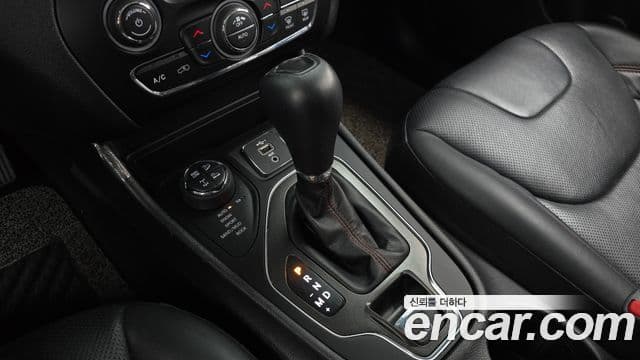 Jeep Cherokee 2020 — Şəkil 9/20