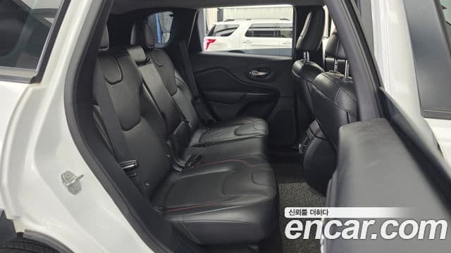 Jeep Cherokee 2020 — Şəkil 11/20