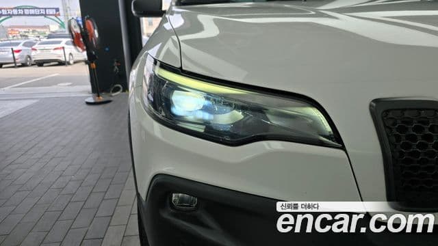 Jeep Cherokee 2020 — Photo 22/32