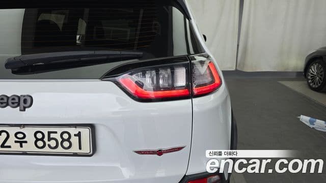 Jeep Cherokee 2020 — Photo 7/32