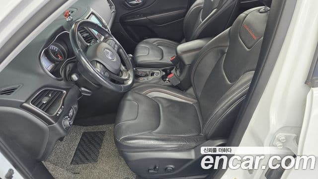 Jeep Cherokee 2020 — Photo 14/32
