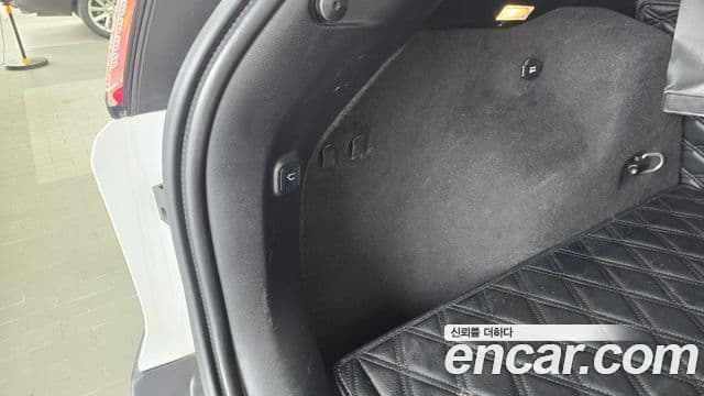 Jeep Cherokee 2020 — Photo 31/32