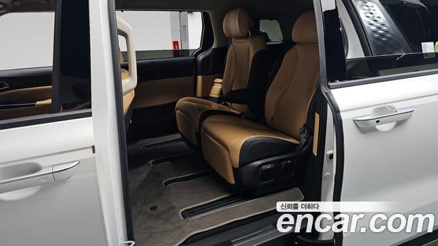Kia Carnival 2023 — Фото 11/20