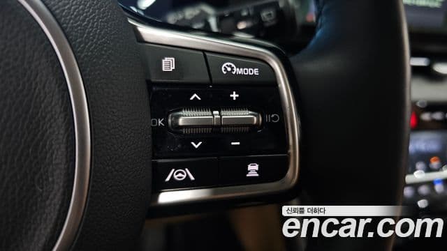 Kia Carnival 2023 — Фото 17/20