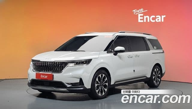 Kia Carnival 2023 — Фото 1/20