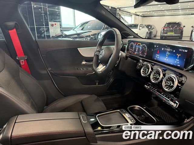 Mercedes-Benz CLA-Class 2025 — Фото 18/20