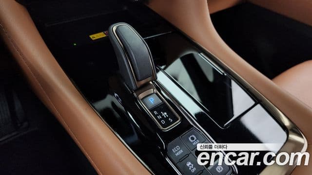 Toyota Alphard 2025 — Photo 19/23