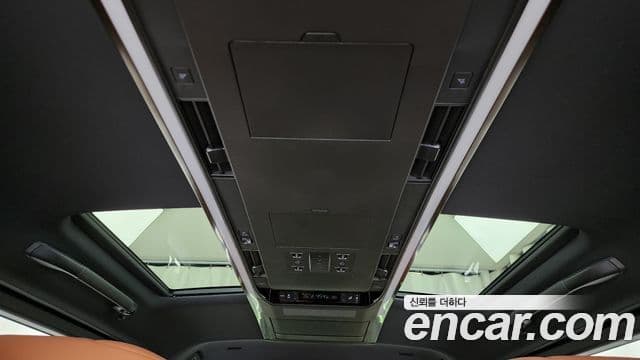 Toyota Alphard 2025 — Photo 1/23
