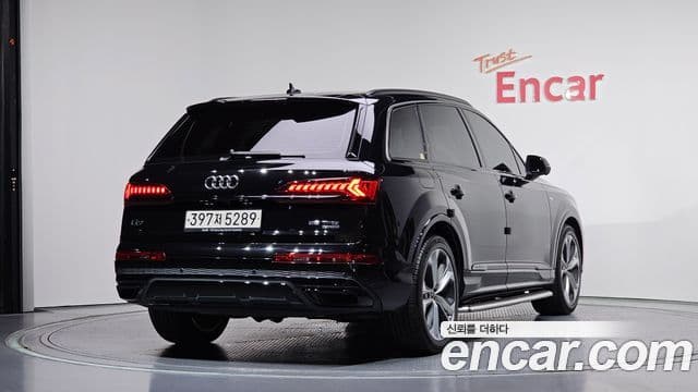 Audi Q7 2022 — Şəkil 2/20
