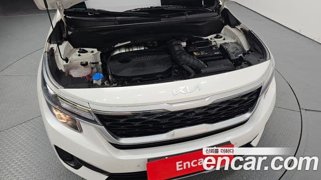 Kia Seltos 2022 — ფოტო 5/20