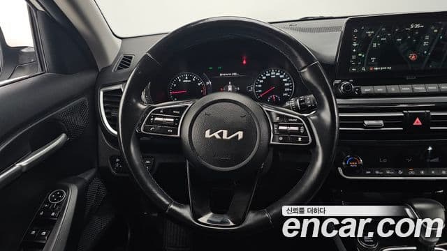 Kia Seltos 2022 — ფოტო 12/20