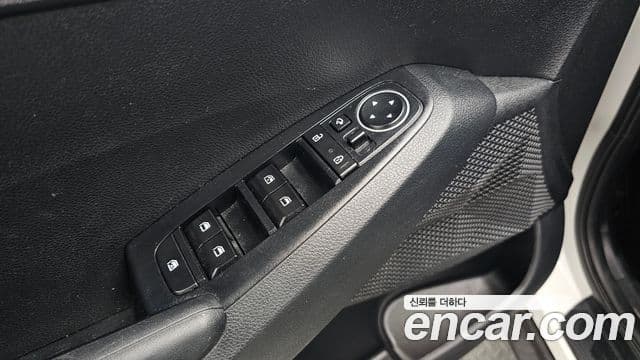 Kia Seltos 2022 — ფოტო 16/20