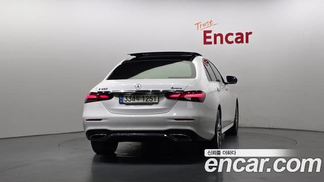 Mercedes-Benz E-Class 2021 — Фото 4/20