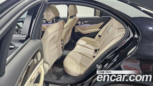 Mercedes-Benz E-Class 2021 — Şəkil 12/20