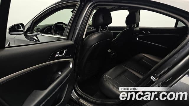 Genesis G70 2018 — ფოტო 11/20