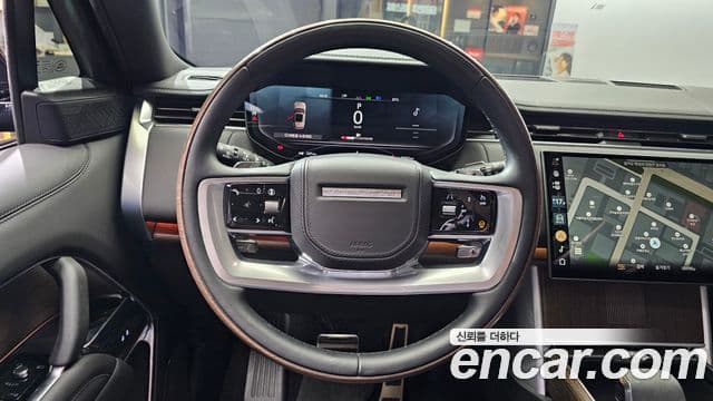 Land Rover Range Rover 2024 — Photo 17/20