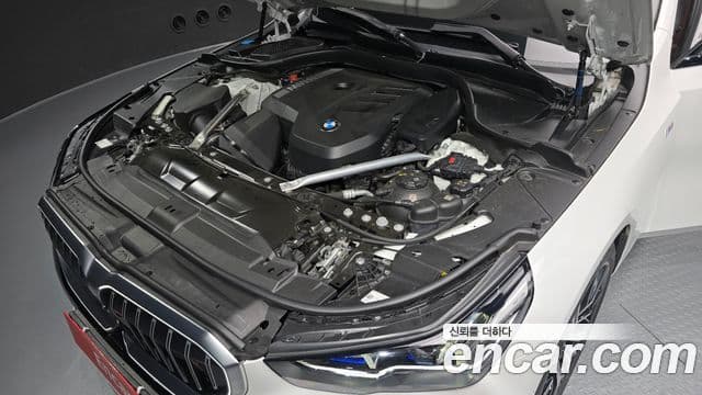 BMW 5 Series 2024 — Şəkil 16/30