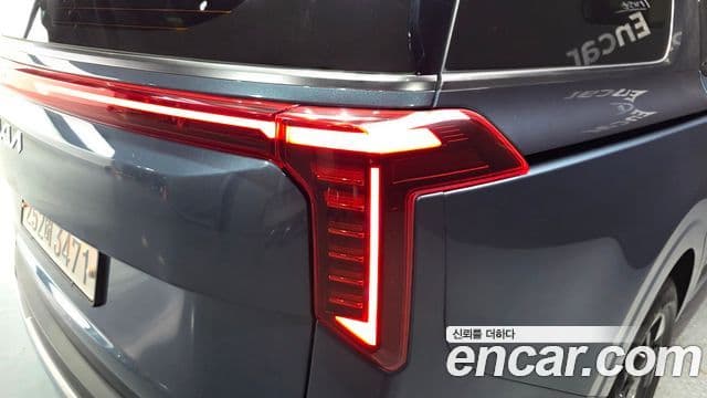Kia Carnival 2024 — Photo 21/33
