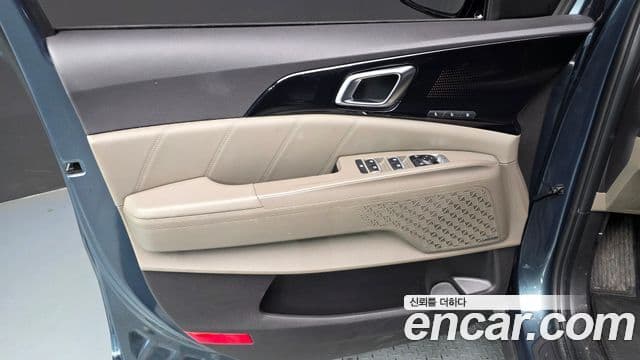 Kia Carnival 2024 — Photo 19/33