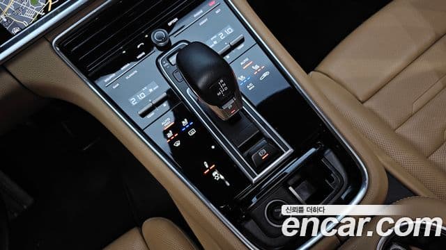 Porsche Panamera 2018 — Şəkil 9/20