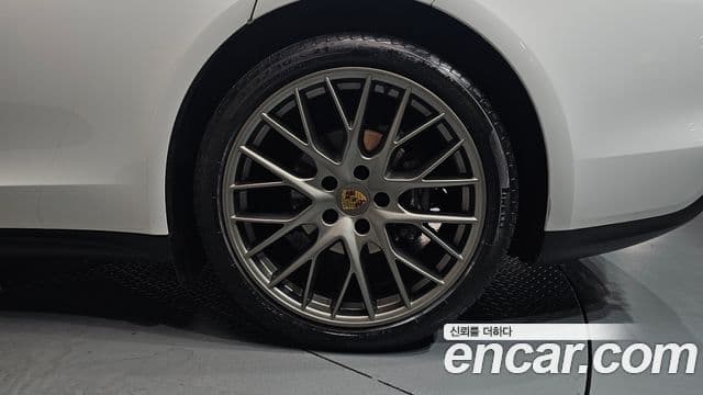 Porsche Panamera 2018 — Photo 29/35