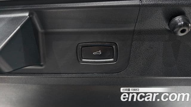 Porsche Panamera 2018 — Photo 33/35