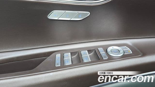 Genesis GV80 2021 — Photo 29/34