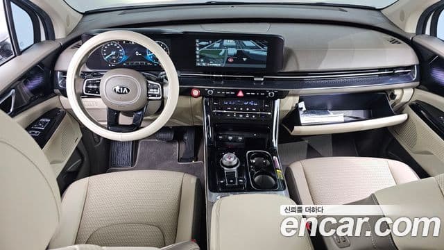 Kia Carnival 2021 — ფოტო 7/20