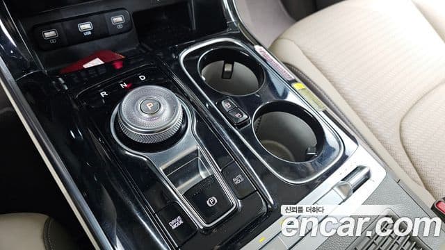 Kia Carnival 2021 — ფოტო 9/20