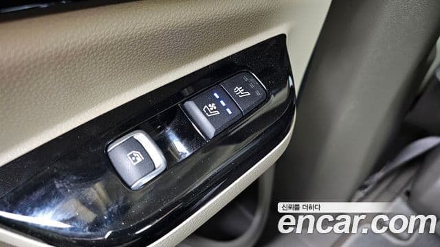 Kia Carnival 2021 — ფოტო 20/20