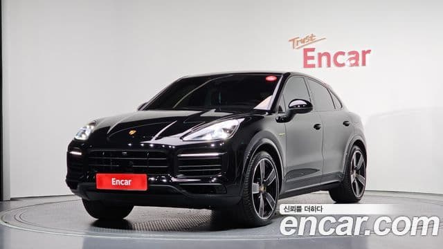 Porsche Cayenne 2023 — ფოტო 1/20