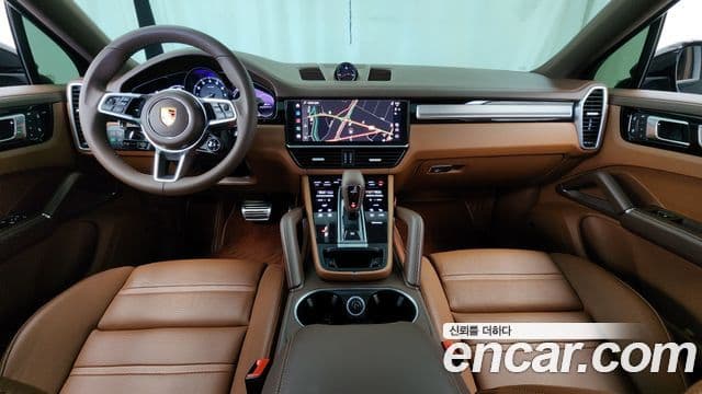 Porsche Cayenne 2023 — ფოტო 7/20