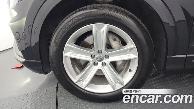 Audi Q7 2021 — ფოტო 5/20