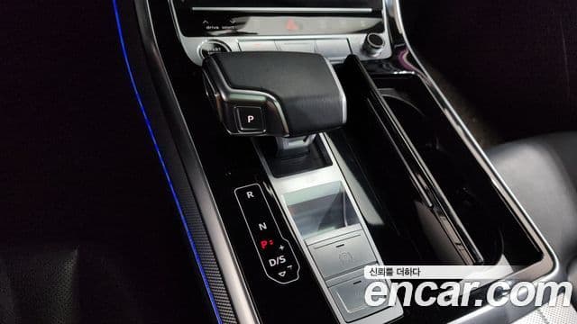 Audi Q7 2021 — ფოტო 9/20