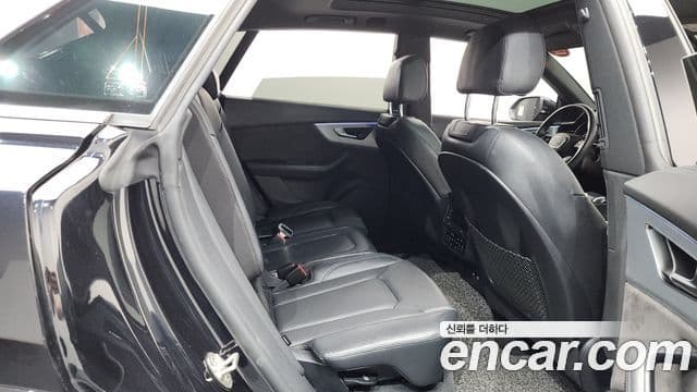 Audi Q7 2021 — ფოტო 12/20