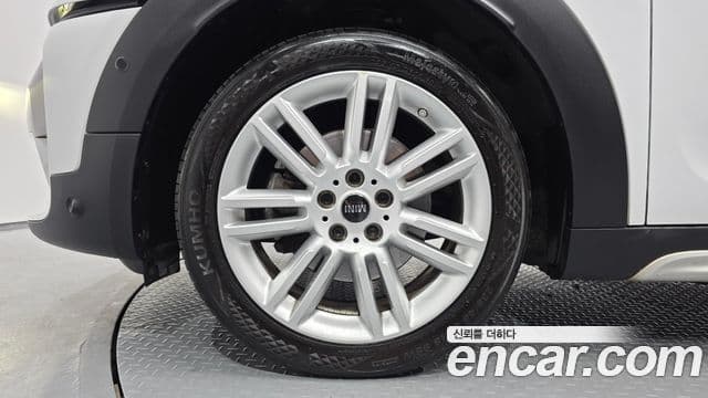 Mini Cooper Countryman 2019 — ფოტო 5/20
