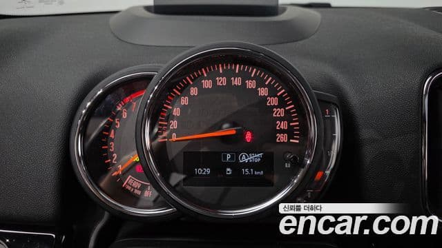 Mini Cooper Countryman 2019 — ფოტო 8/20