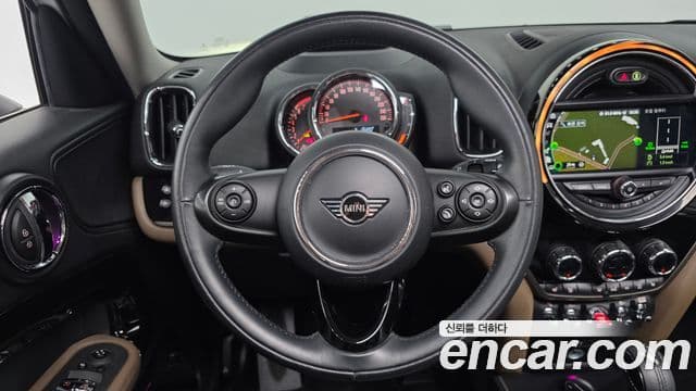 Mini Cooper Countryman 2019 — ფოტო 15/20