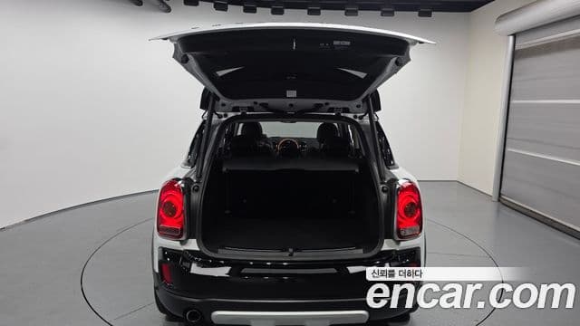 Mini Cooper Countryman 2019 — ფოტო 20/20