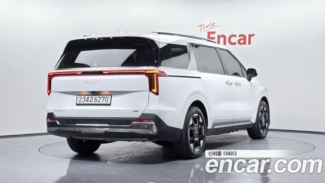 Kia Carnival 2024 — Фото 2/20