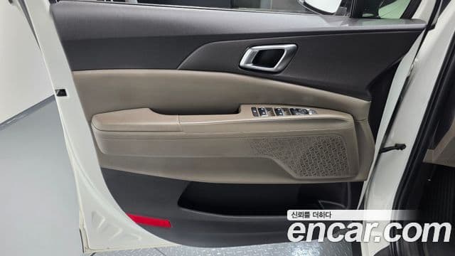 Kia Carnival 2024 — Photo 4/33