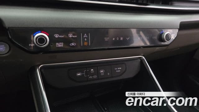 Kia Carnival 2024 — Photo 16/33