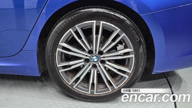 BMW 3 Series 2021 — Photo 2/31