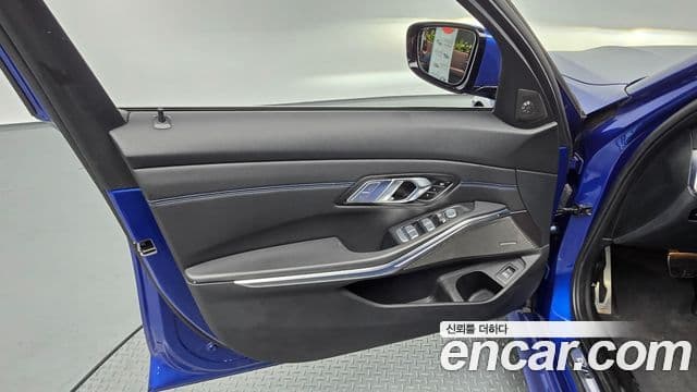 BMW 3 Series 2021 — Photo 30/31