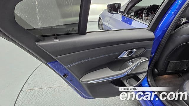 BMW 3 Series 2021 — Photo 15/31