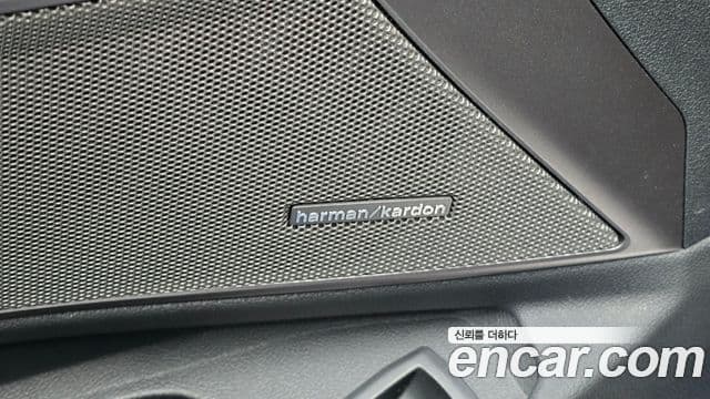 BMW 3 Series 2021 — Photo 24/31