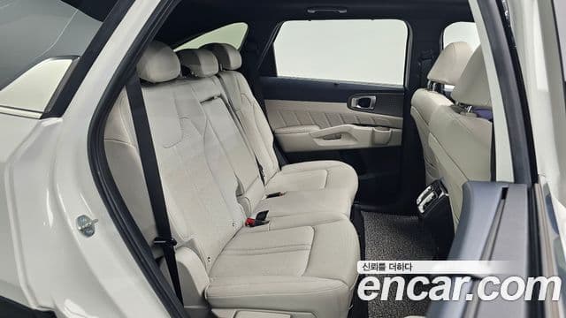 Kia Sorento 2023 — Şəkil 11/20