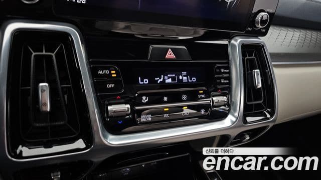 Kia Sorento 2023 — Şəkil 18/20