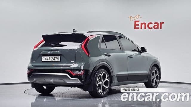 Kia Niro 2022 — Фото 2/20