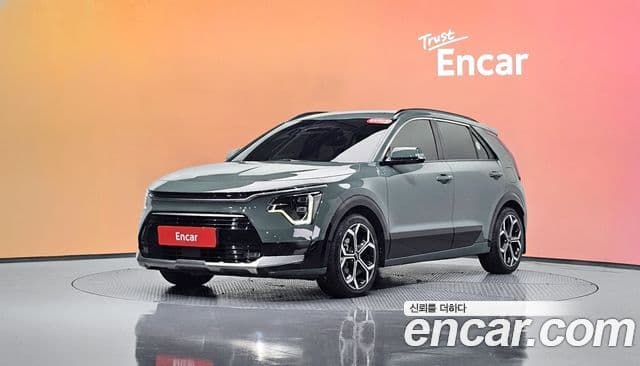 Kia Niro 2022 — Фото 1/20